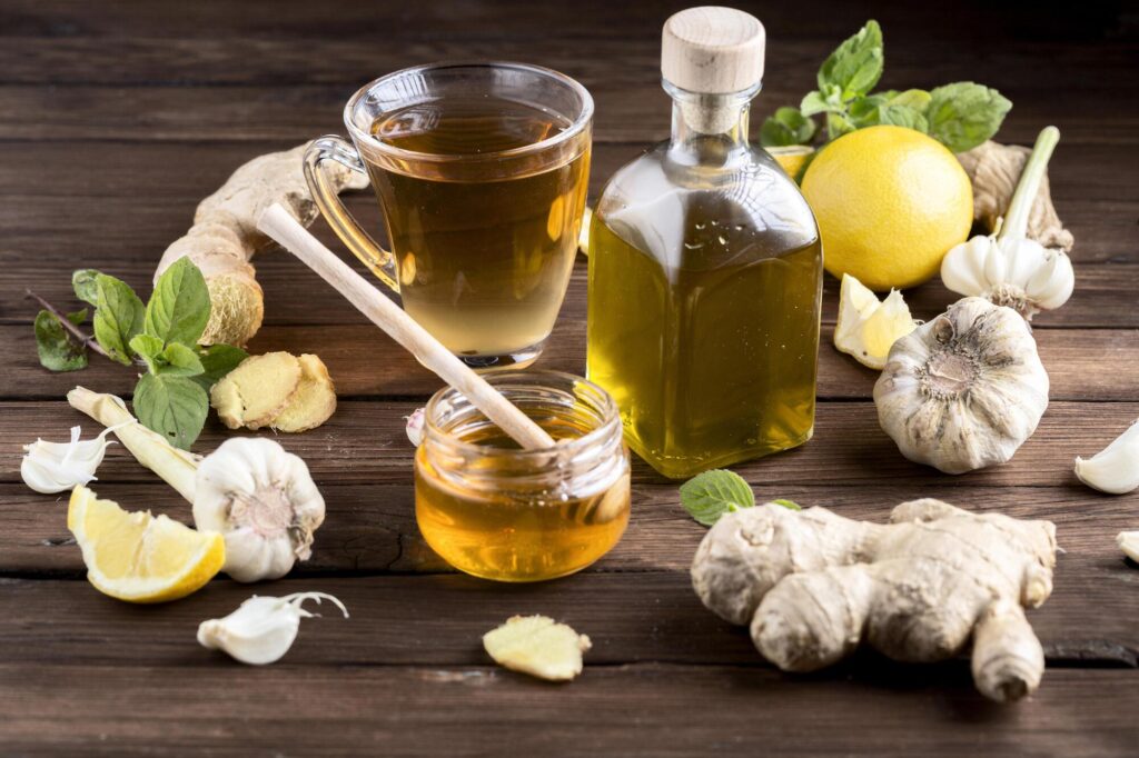 Medicina Natural con Jengibre, miel y limón